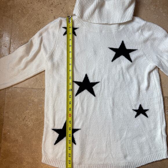 Rachel Zoe White Star Turtleneck Sweater Medium Soft Knit Black Stars Cozy Chic - Picture 5 of 6